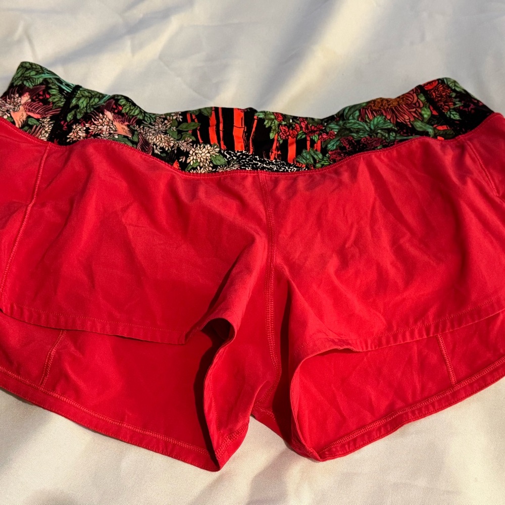 Lululemon Red Floral Waistband Shorts sz 8 2.5 inch inseam